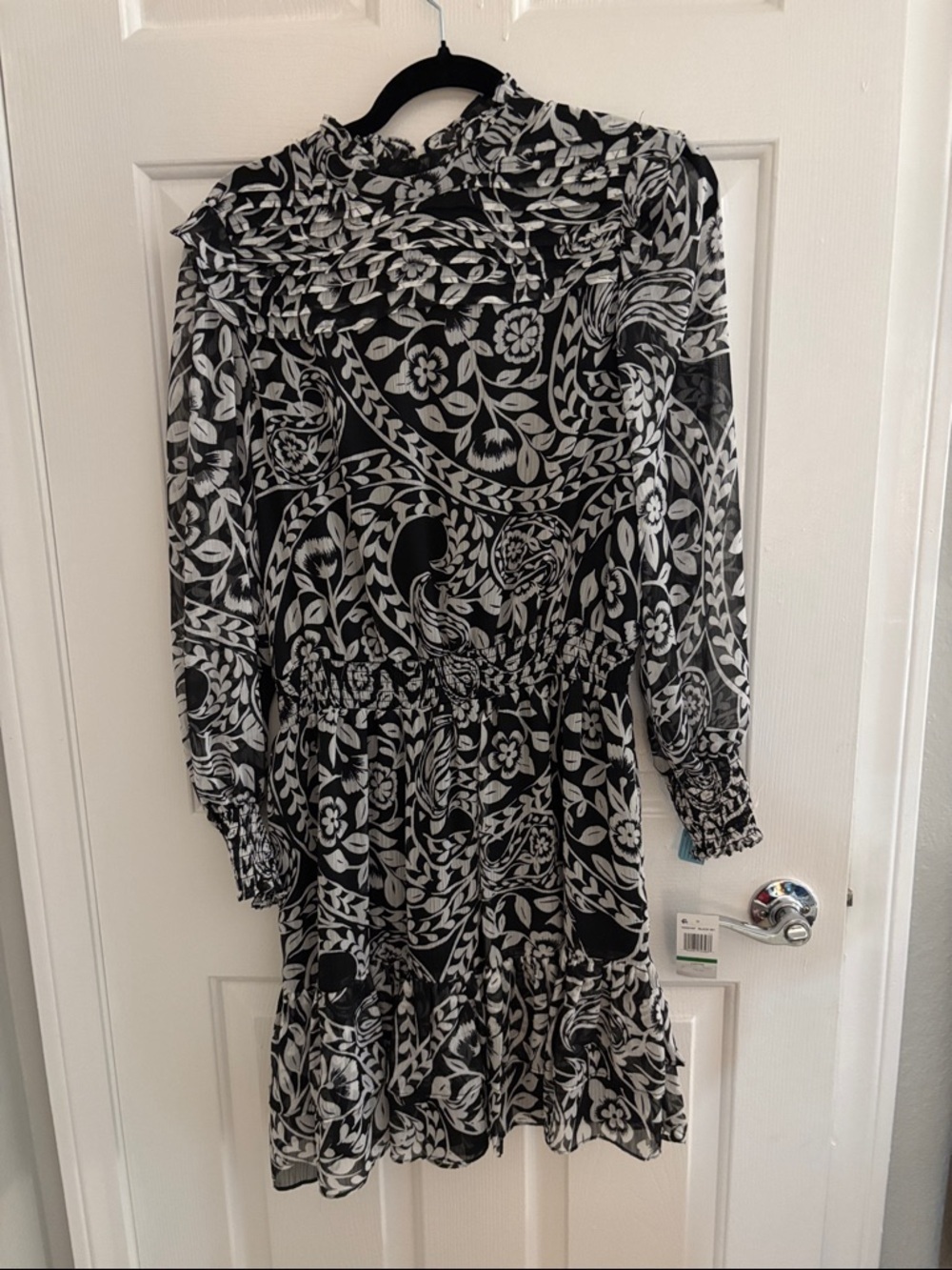 MSK Black and White Floral Ruffle Long-Sleeve Dress